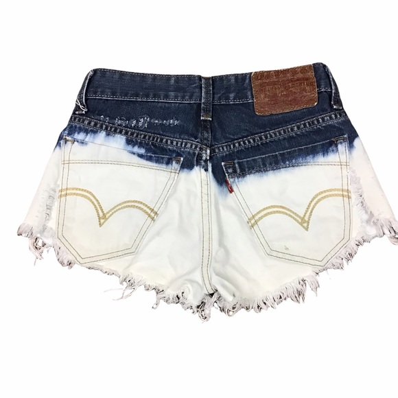 Women’s Levi’s Short Shorts